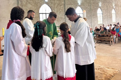 Tema: Servir ao Altar com Amor e Fidelidade